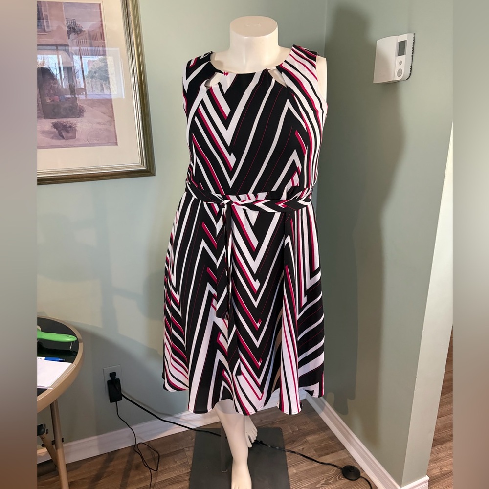 MICHEL STUDIO: Black White Pink Chevron Fit-and-Flare Dress